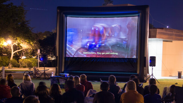 how-to-throw-an-outdoor-movie-party
